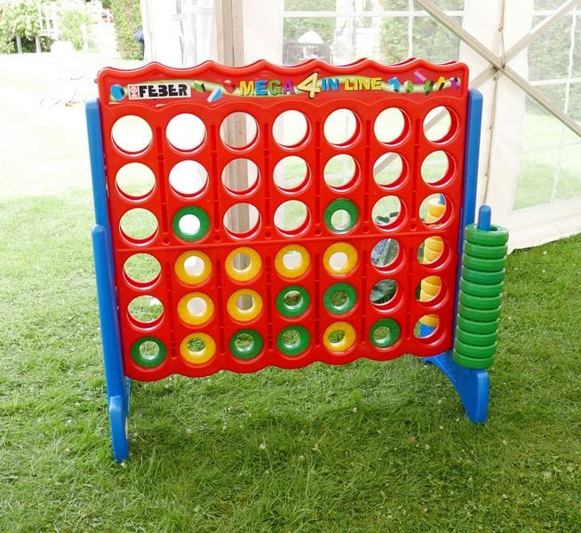 Giant-Connect- 4 hire garden games