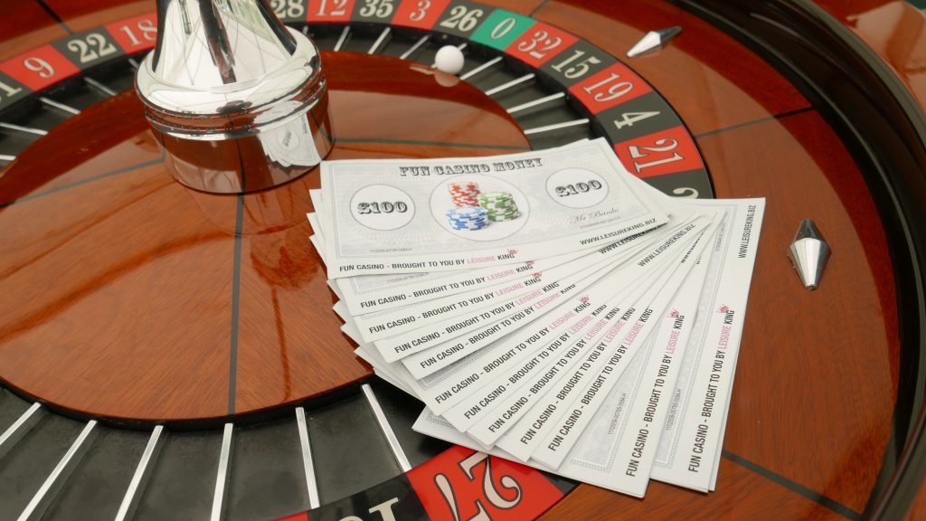 fun-casino-roulette-table-hire
