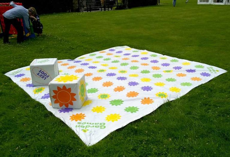 garden-game-giant-twister-for-hire
