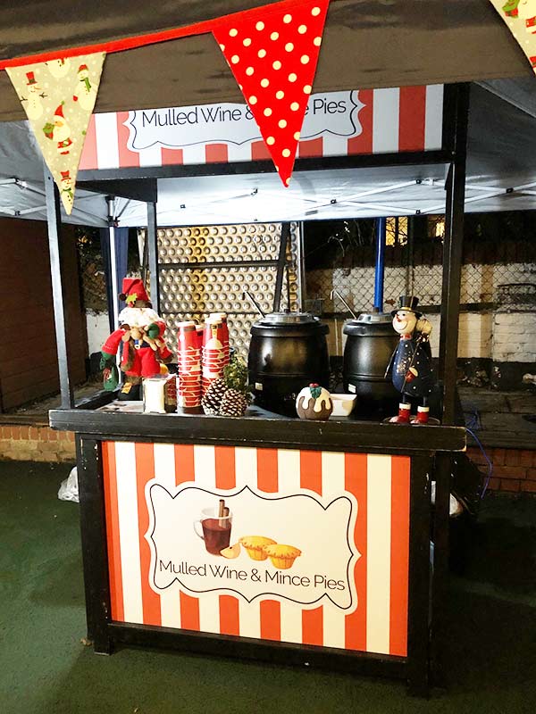 mulled-wine-and-mince-pie-christmas-stand-hire