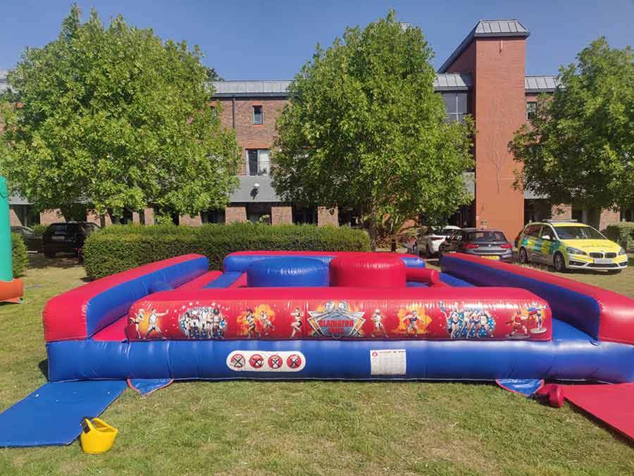 inflatable-gladiator-duel-hire