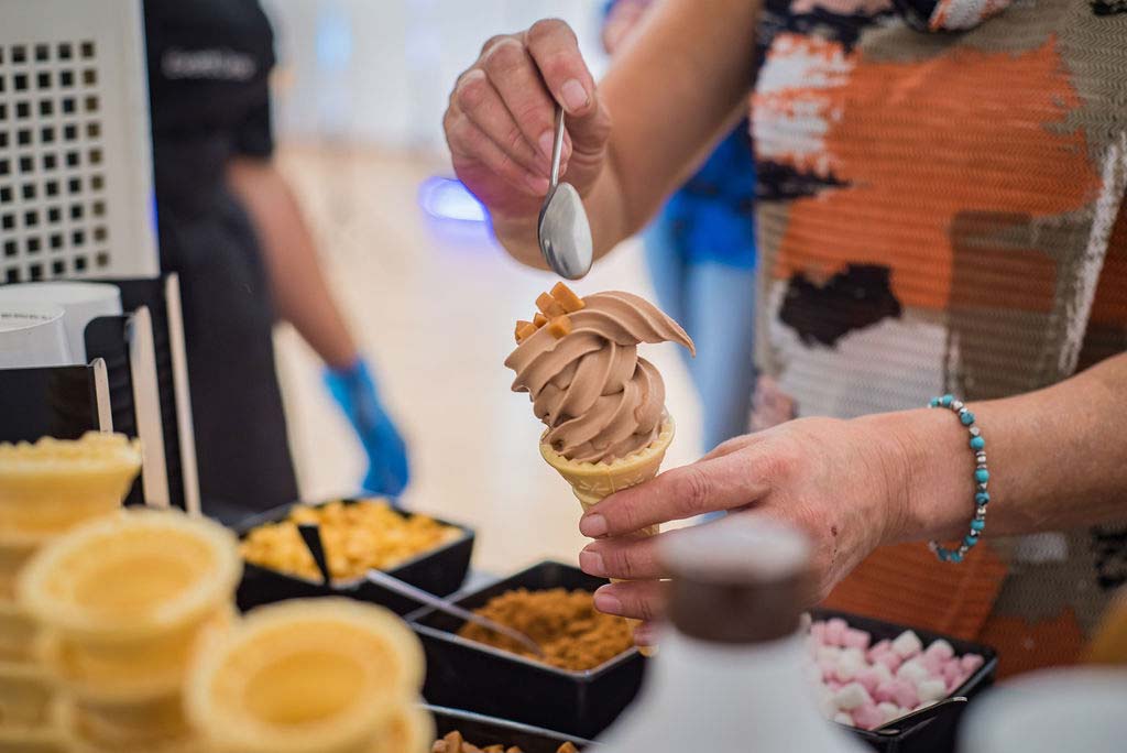 ice-cream-mr-whippy-bar-rental