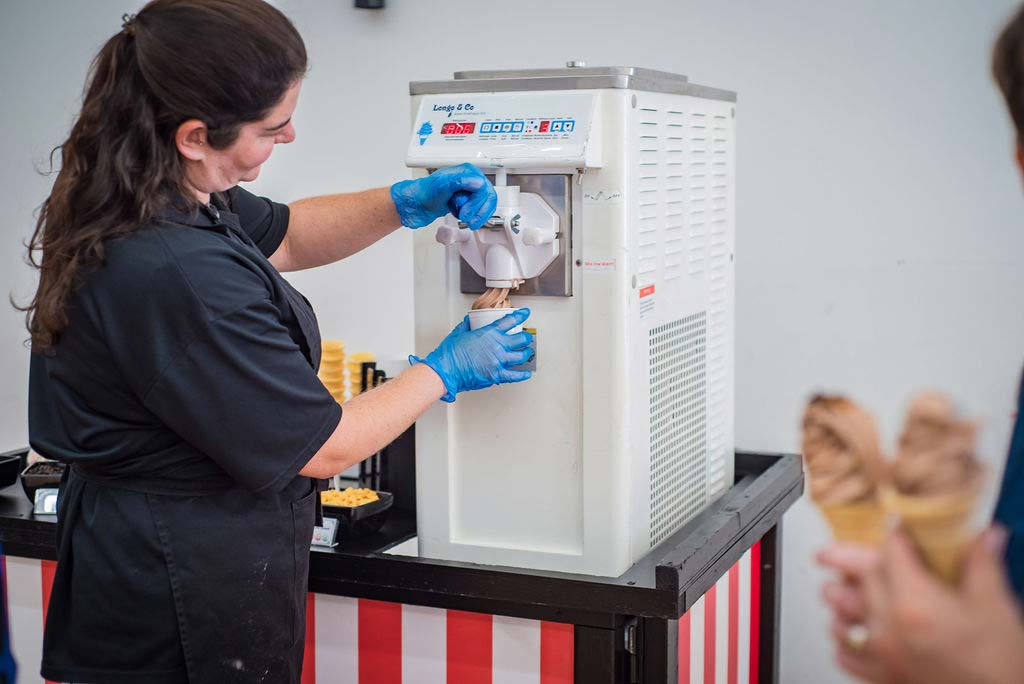 mobile-mr-whippy-ice-cream-bar-hire