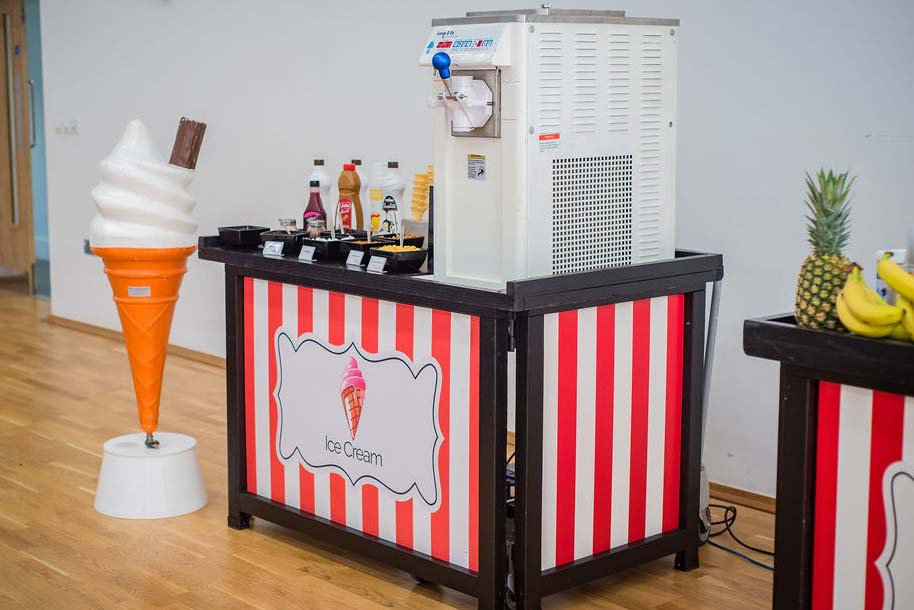 mr-whippy-ice-cream-stand-hire