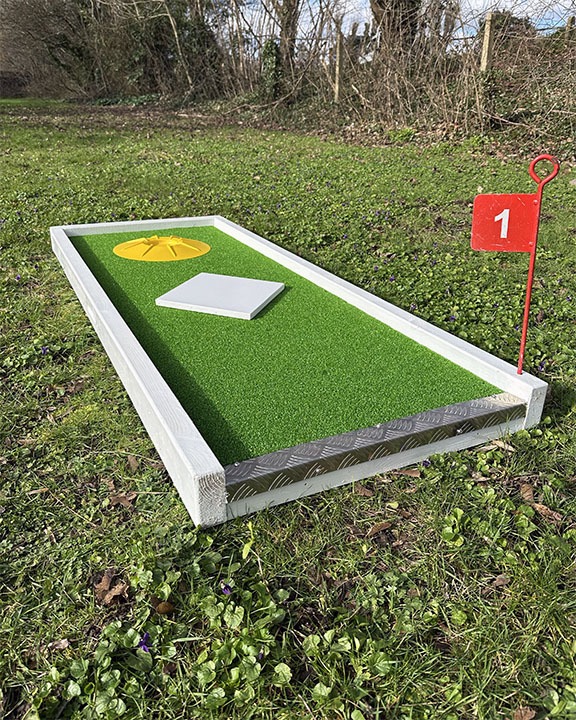 Hole 1 - Mini Crazy Golf