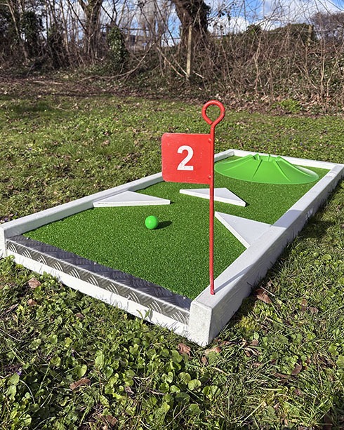 Hole 2 - Mini Crtazy Golf