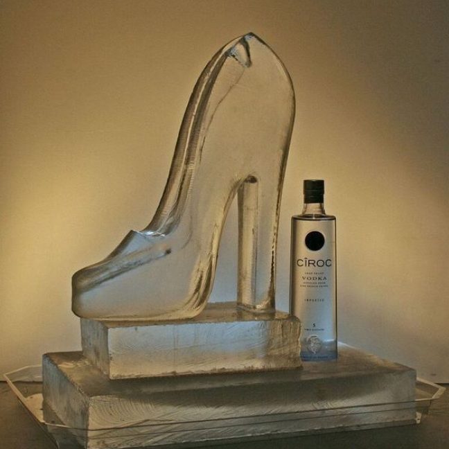 Ice-sculpture-vodka-luge-shoe