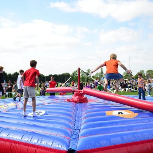 Inflatable-last-man-standing-hire-kent Inflatable-last-man-standing-hire-kent