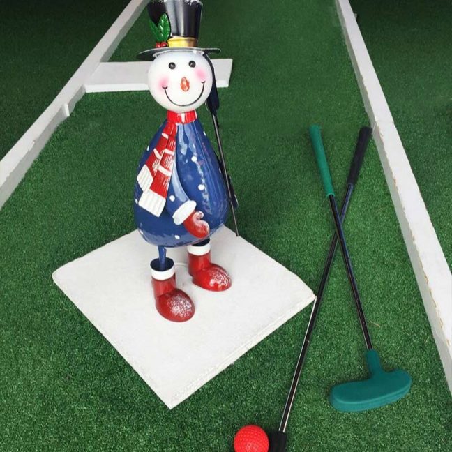 christmas-party-crazy-golf-hire-1