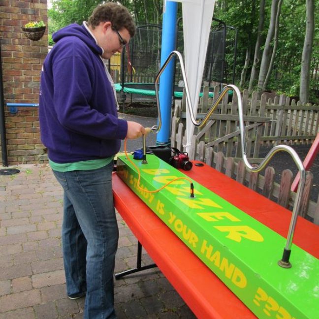 leisureking-giant-buzzwire-tabletop-1