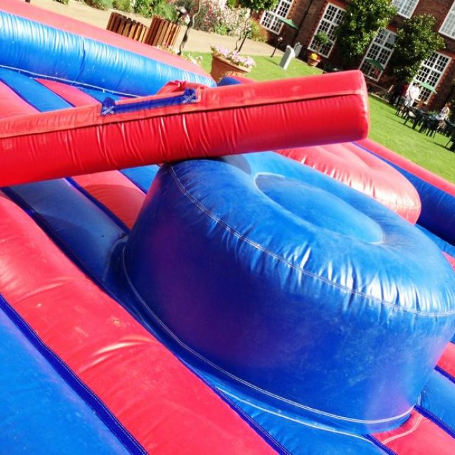 leisureking-gladiatorduel-stands-pugels