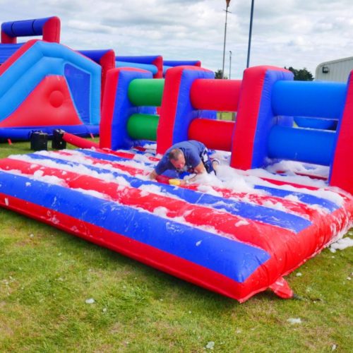 leisureking-itsaknockout-foam-assaultcourse