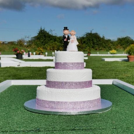 leisureking-wedding-crazygolf-cake-obstacle leisureking-wedding-crazygolf-cake-obstacle
